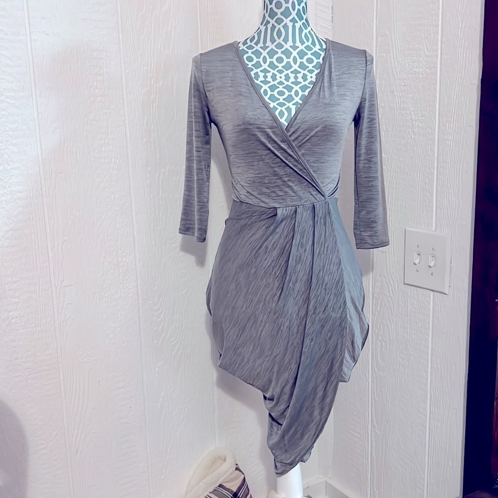 Cinched v-neck slimming gray dress size small